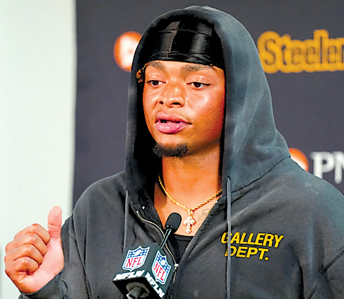 Fields, Steelers keeping it simple
